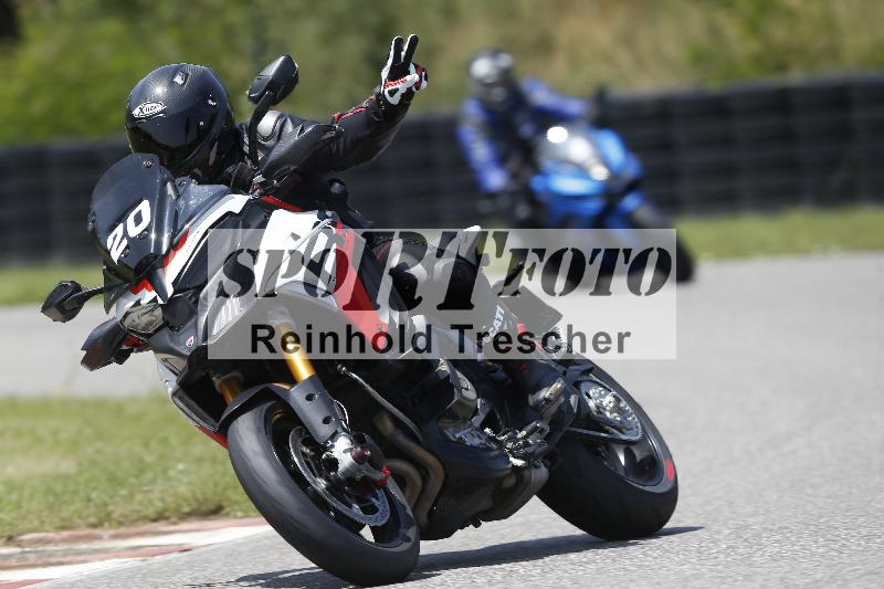 /Archiv-2025/27 12.06.2025 Ducati Schweiz Trackday Warmup  ADR/gruen-vert/20